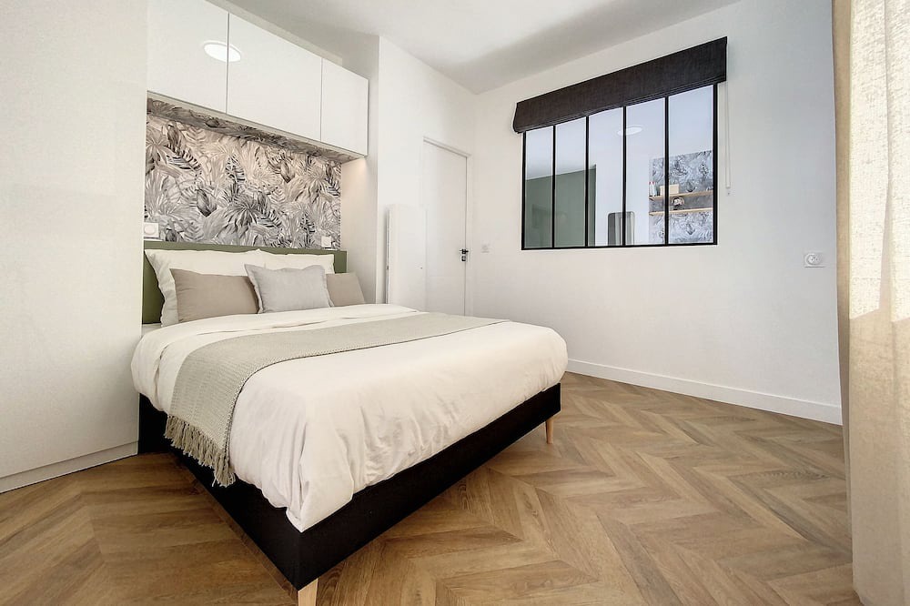 Photo of Bedroom in Creon