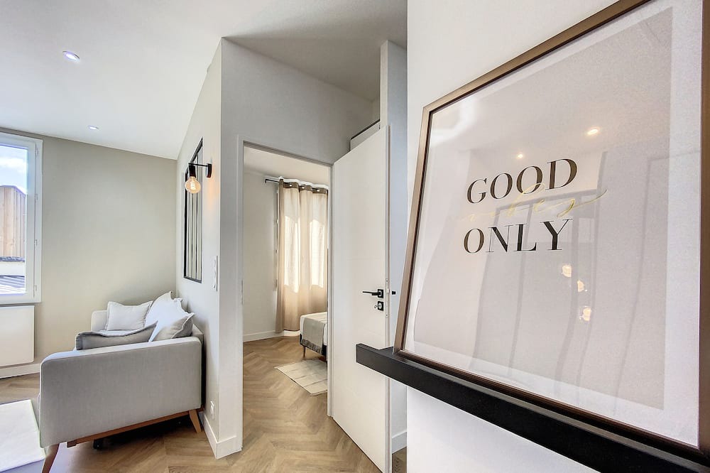 Photo of Bedroom in Creon