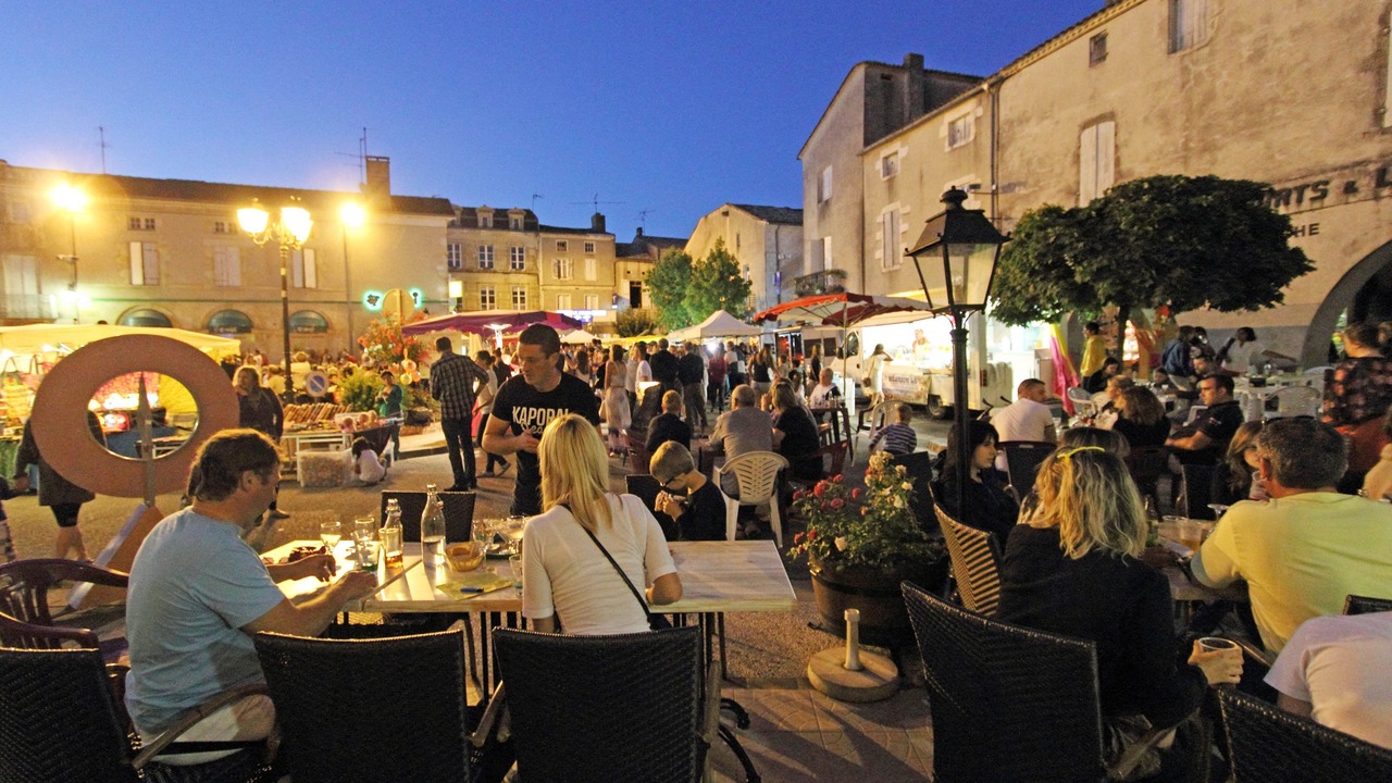 Photo of Others in Duras