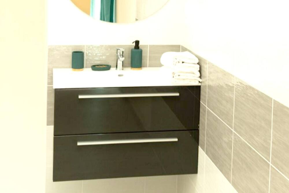 Photo of Bathroom in Eymet