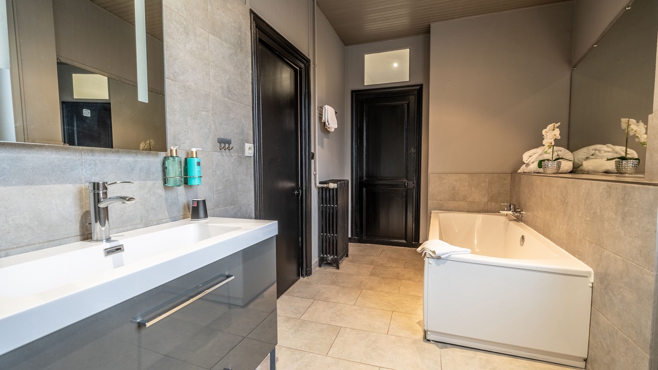 Photo of Bathroom in Cognac