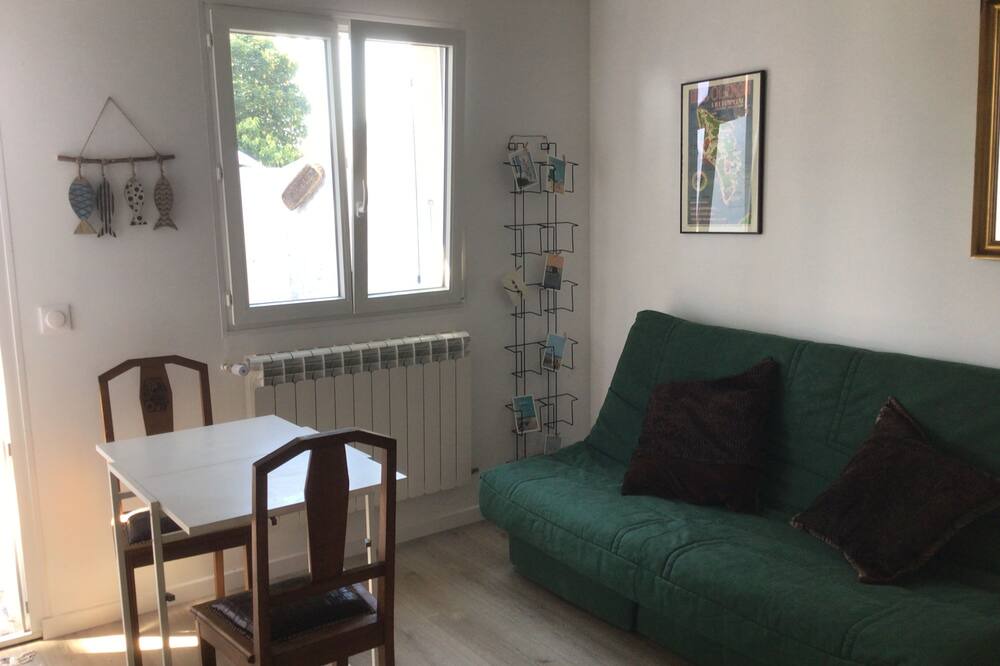 Photo of Livingroom in Cheray