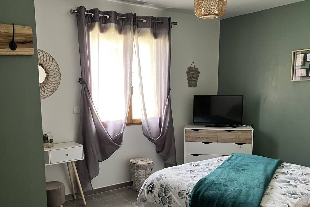 Photo of Bedroom in Biganos