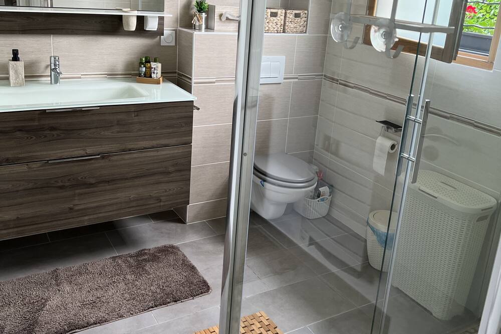 Photo of Bathroom in Biganos