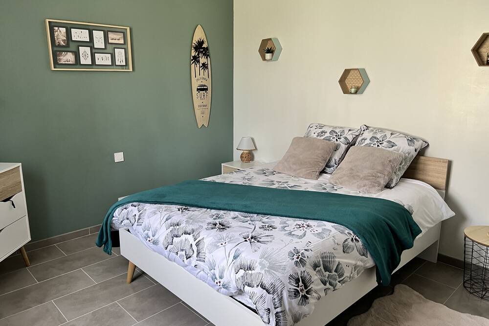 Photo of Bedroom in Biganos
