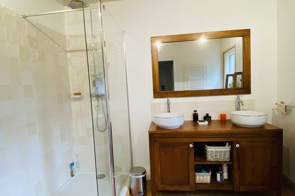 Photo of Bathroom in Lencouacq
