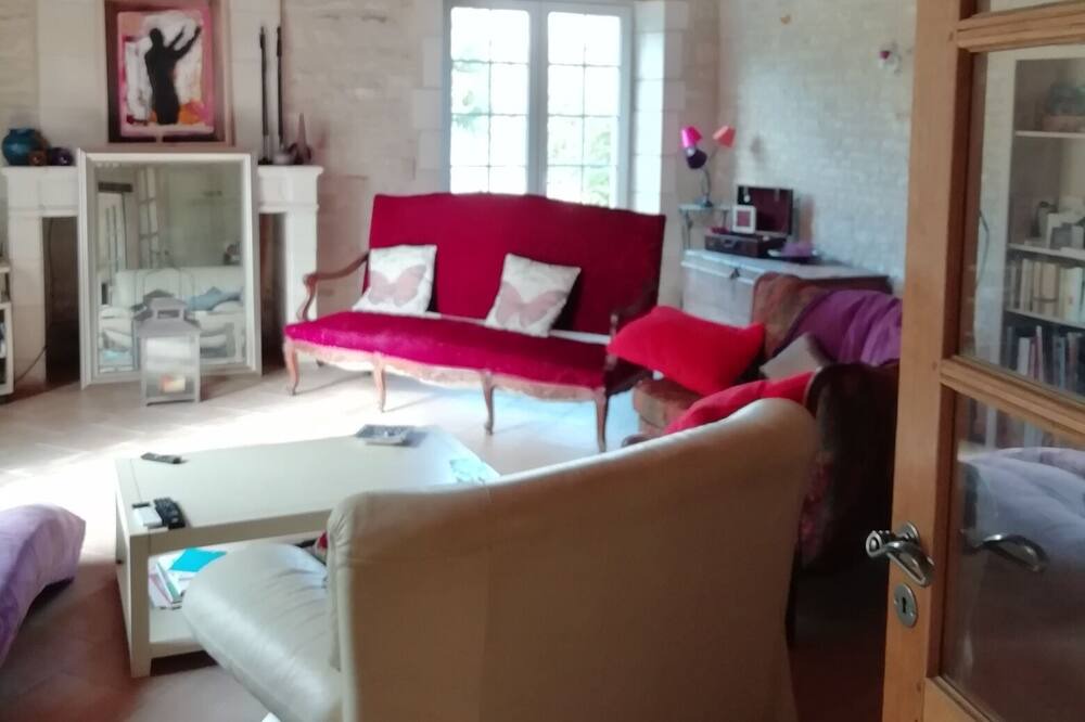Photo of Livingroom in Marigny