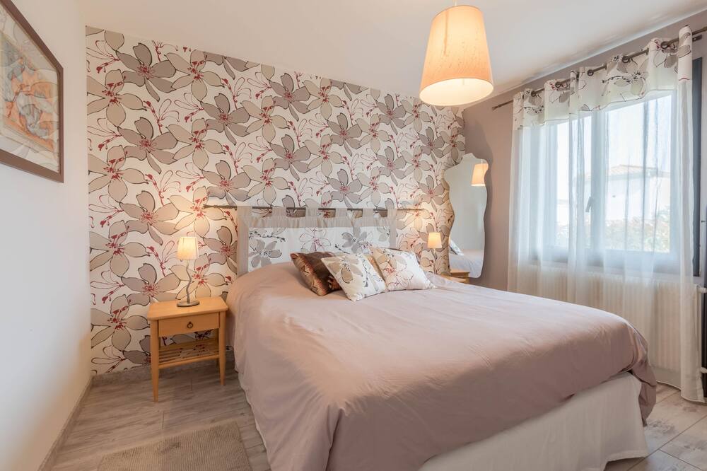 Photo of Bedroom in Le Bouscat