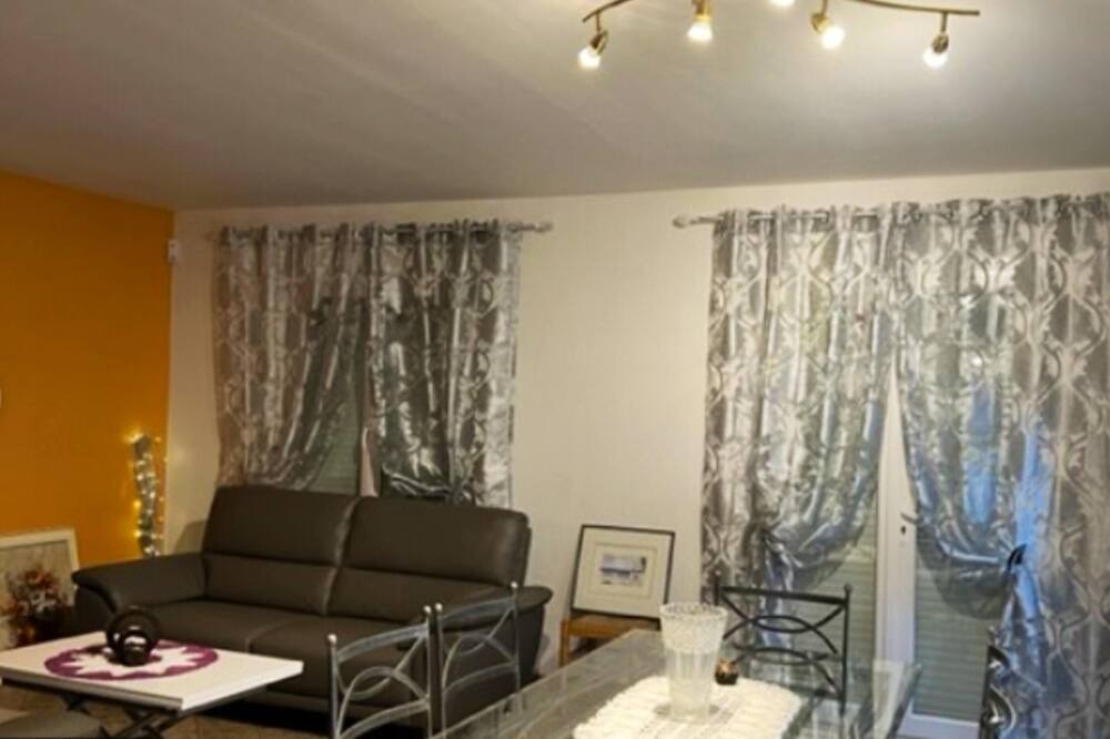 Photo of Livingroom in Saint Froult