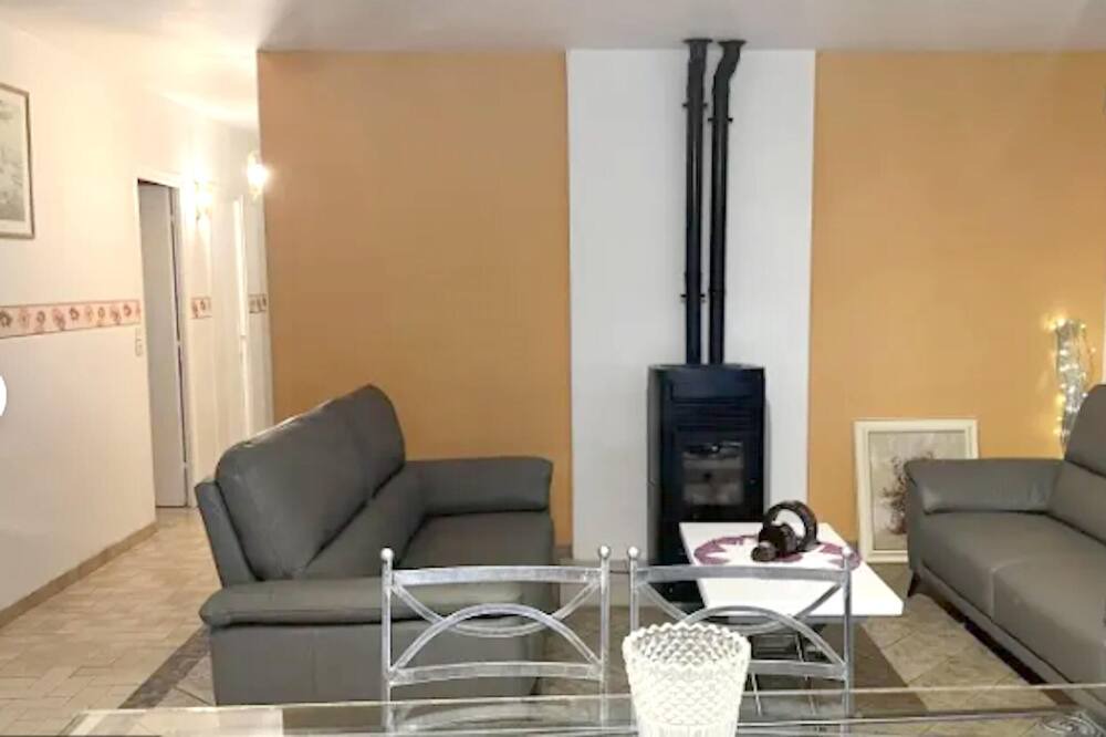 Photo of Livingroom in Saint Froult