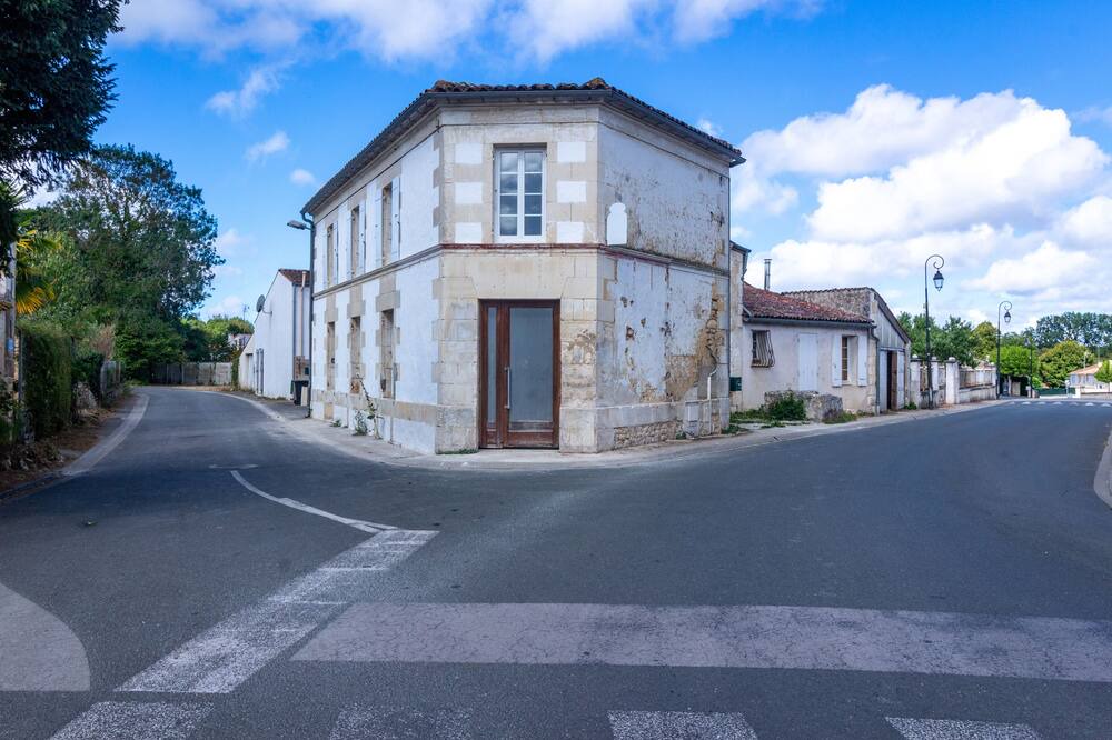 Photo of Outdoor in Montpellier de Medillan
