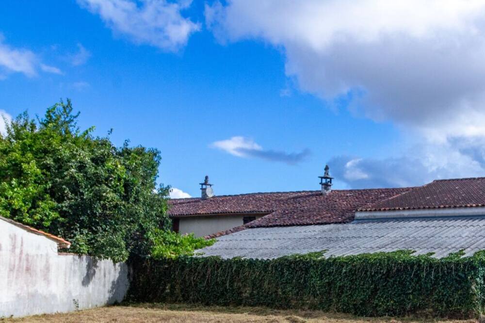 Photo of Outdoor in Montpellier de Medillan
