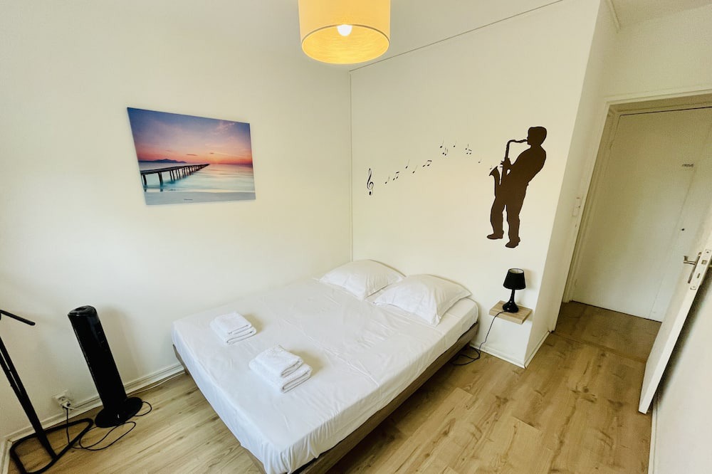 Photo of Bedroom in Cenon