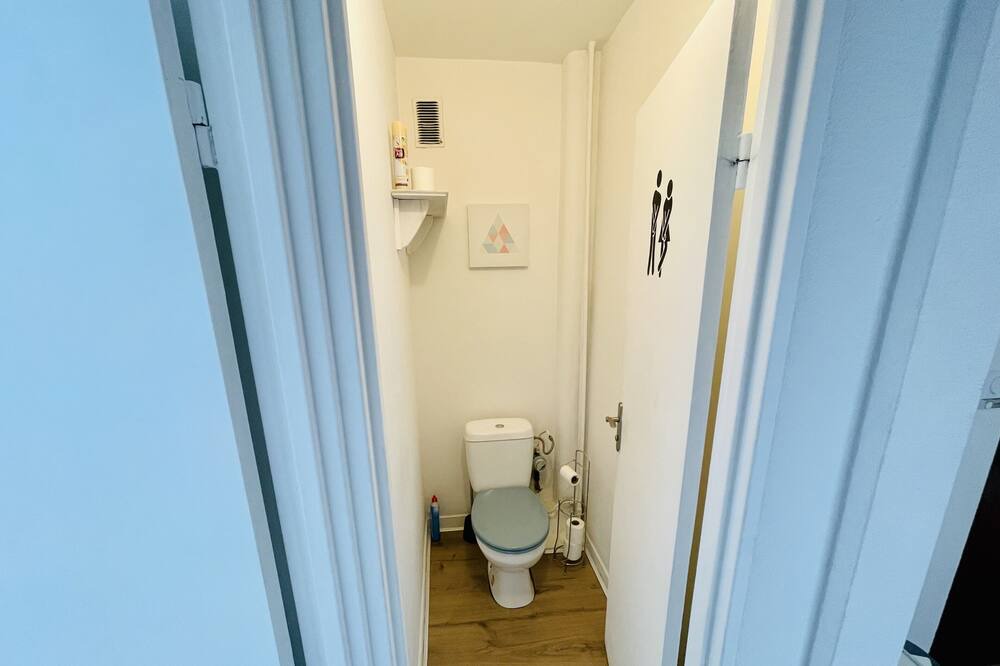 Photo of Bathroom in Cenon