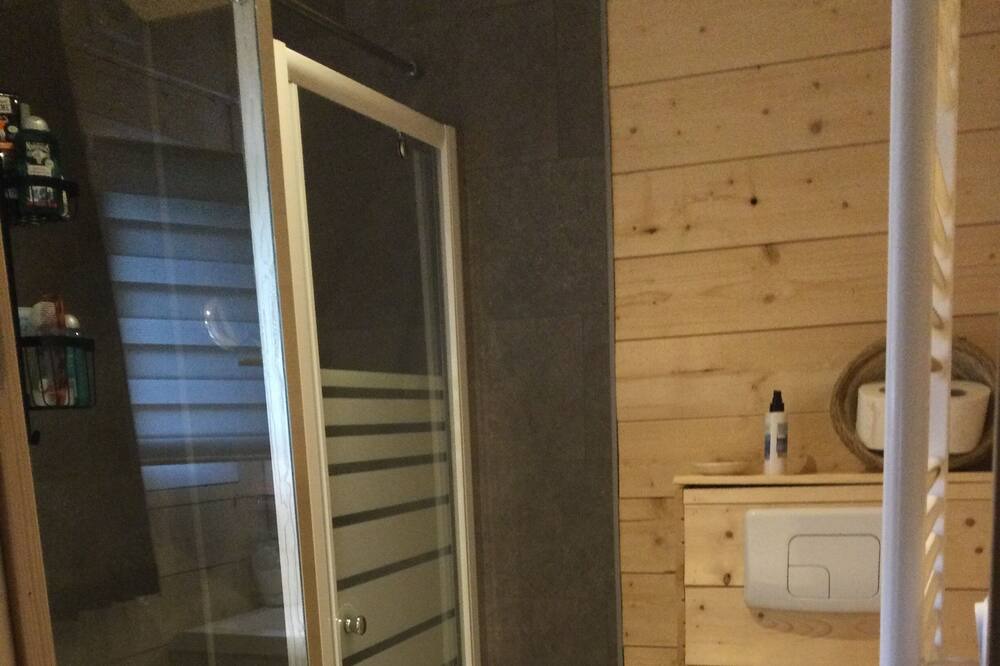 Photo of Bathroom in Aureilhan
