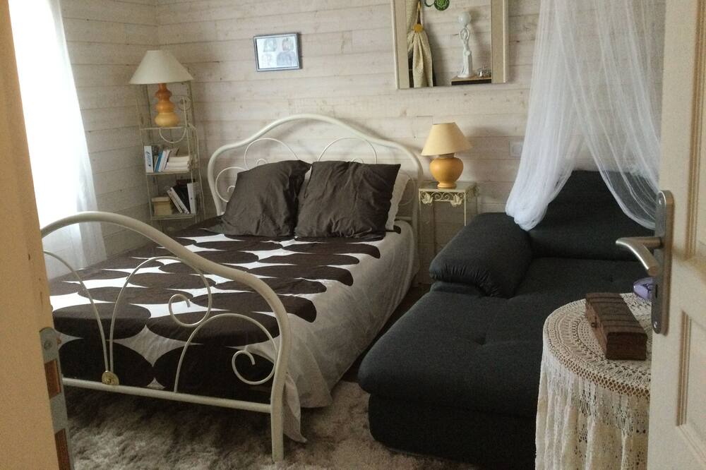 Photo of Bedroom in Aureilhan