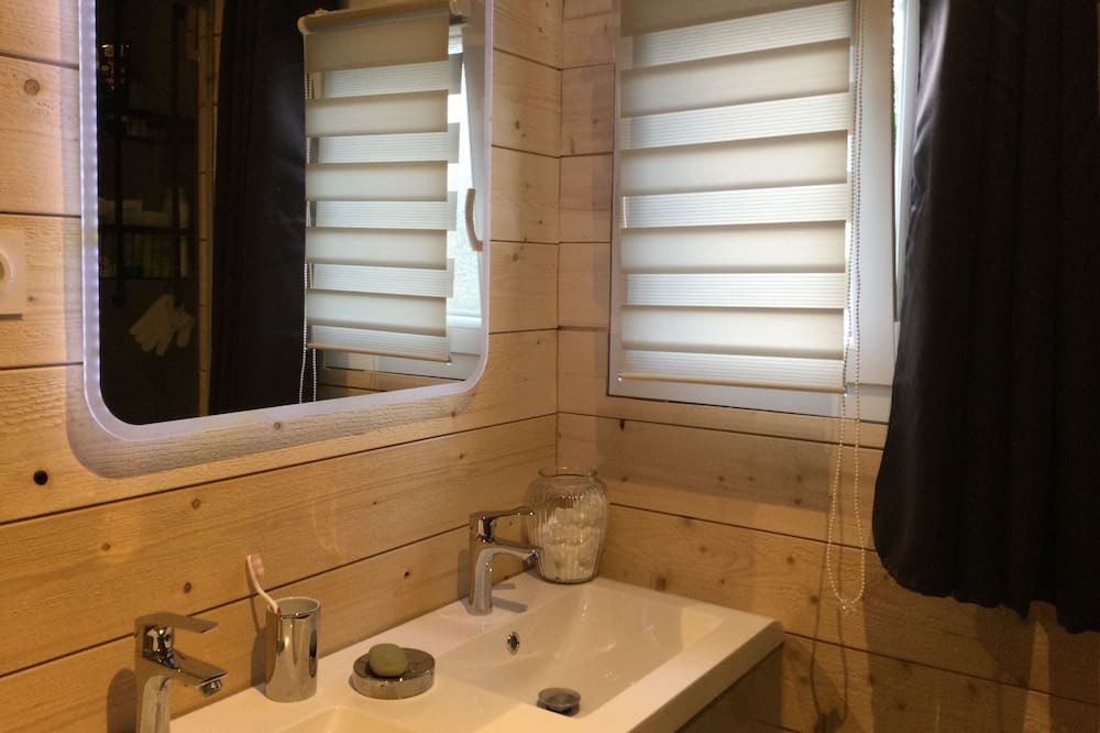 Photo of Bathroom in Aureilhan