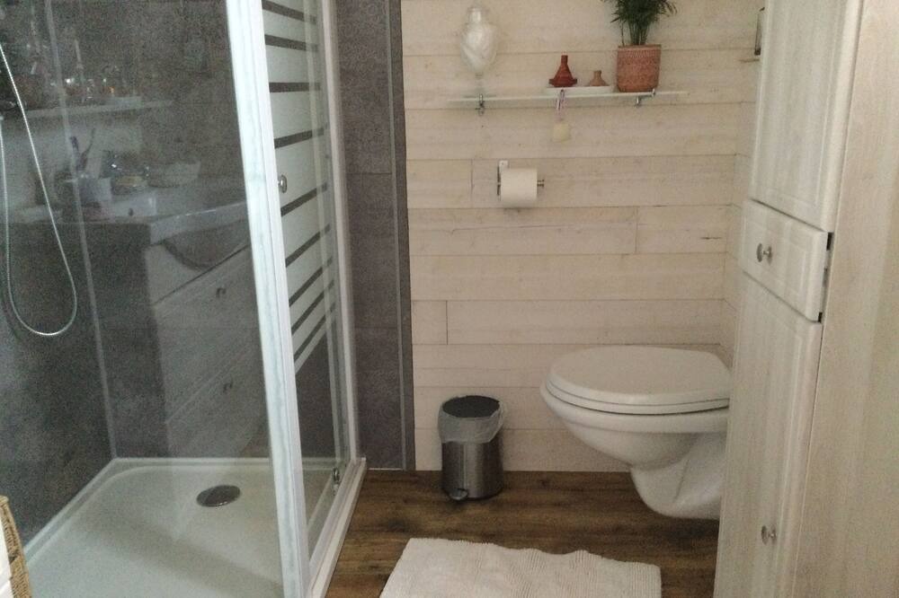 Photo of Bathroom in Aureilhan
