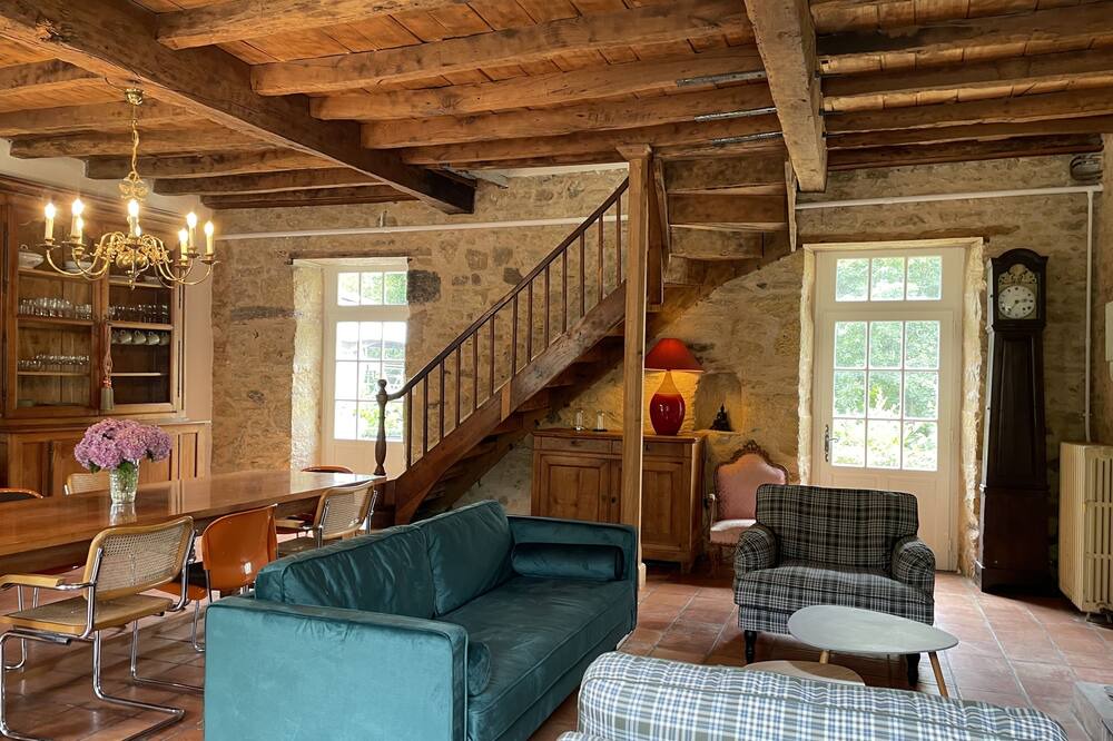 Photo of Livingroom in Saint-Medard-d'Excideuil
