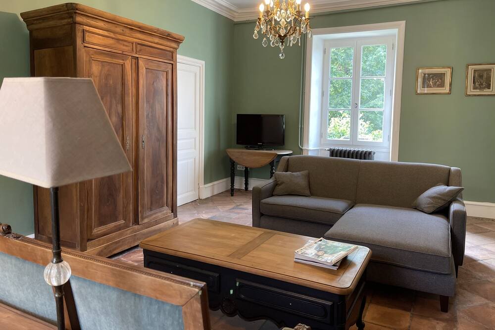 Photo of Livingroom in Saint-Medard-d'Excideuil