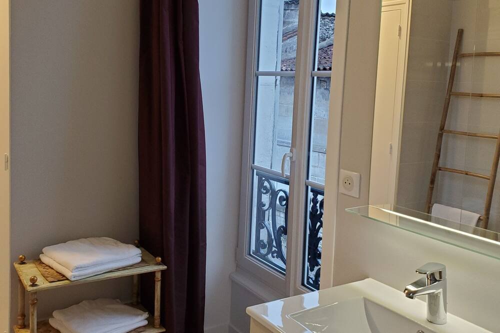 Photo of Bathroom in Cognac