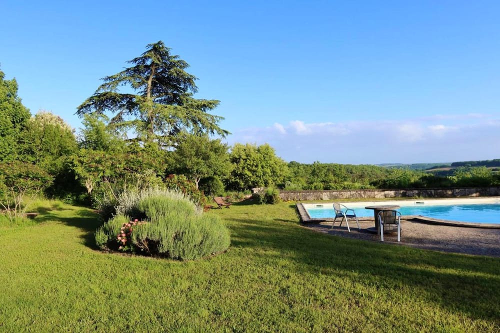 Photo of Outdoor in La Croix-Blanche