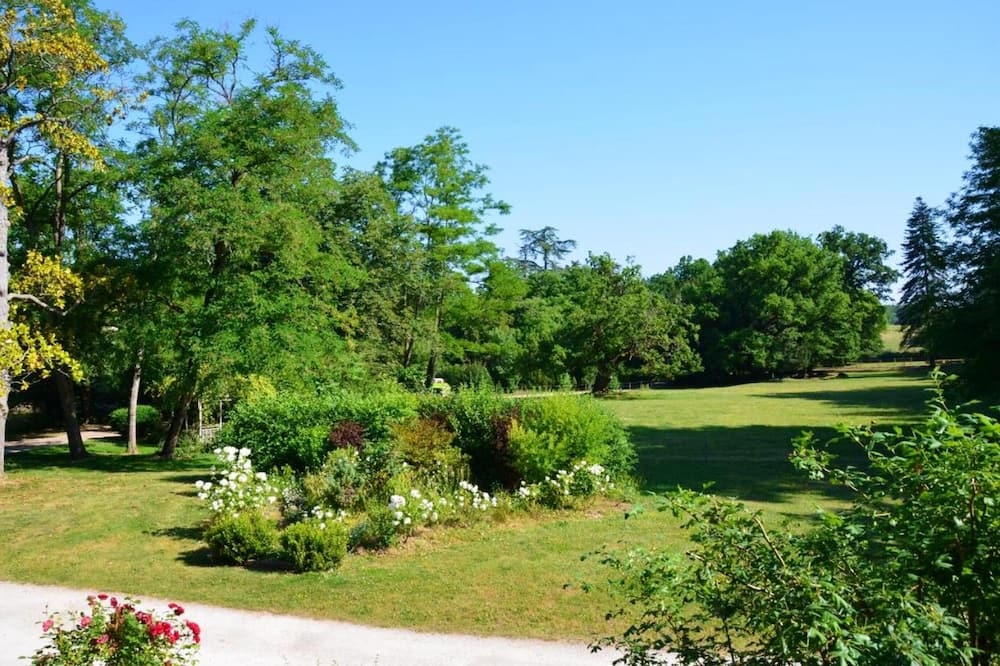 Photo of Outdoor in La Croix-Blanche