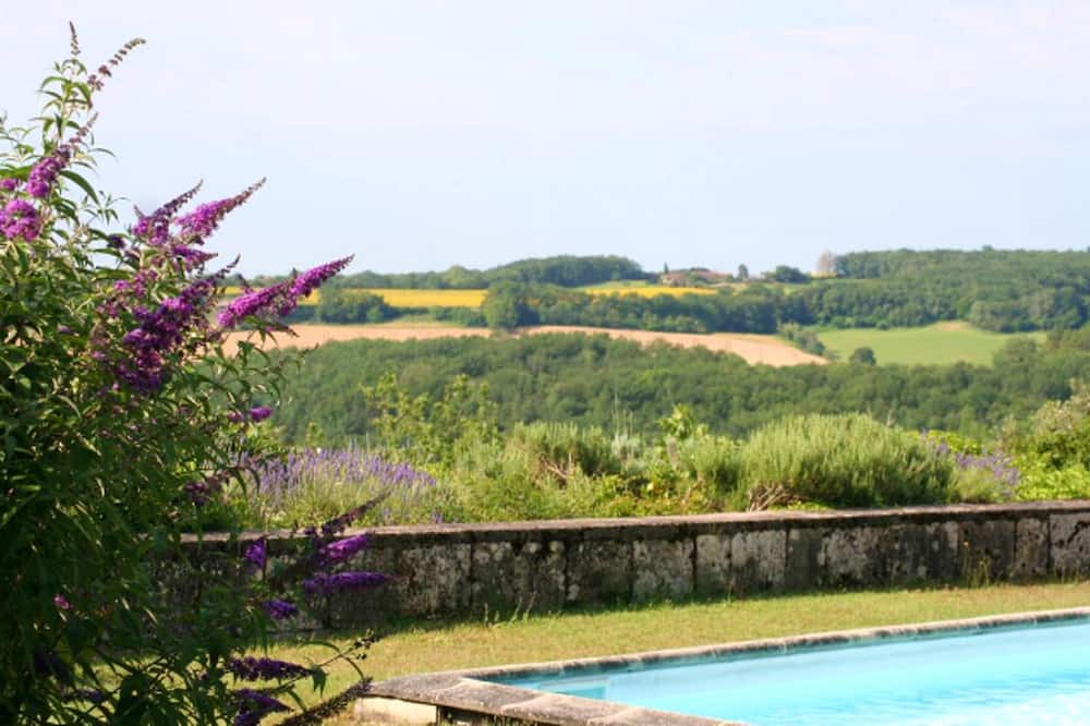Photo of Outdoor in La Croix-Blanche