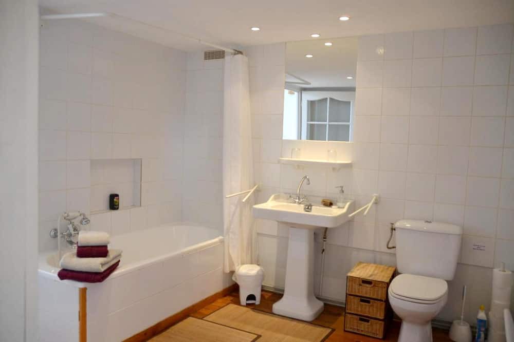 Photo of Bathroom in La Croix-Blanche