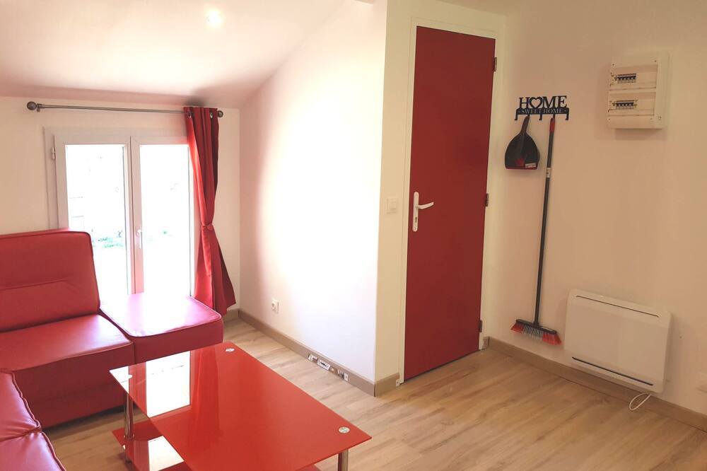 Photo of Livingroom in Annesse-et-Beaulieu