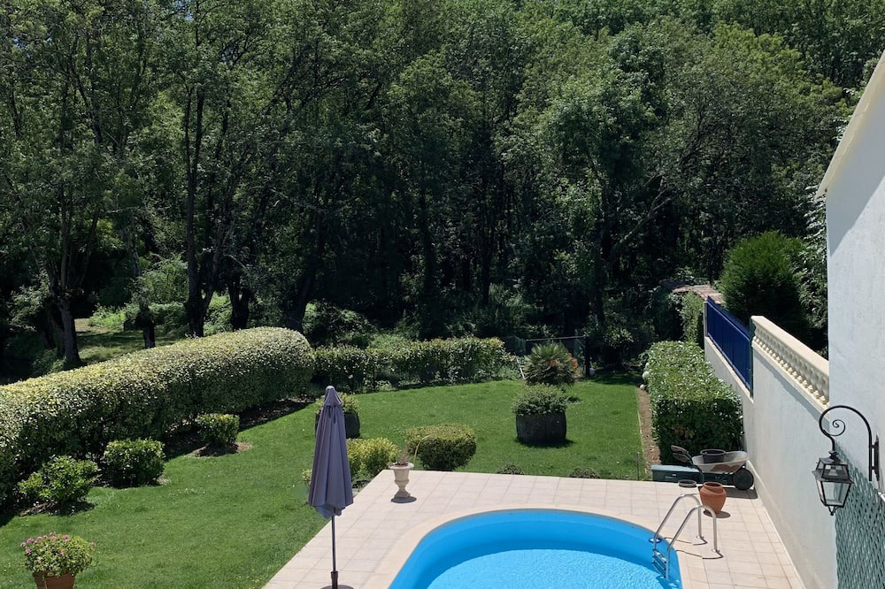 Photo of Outdoor in Pons