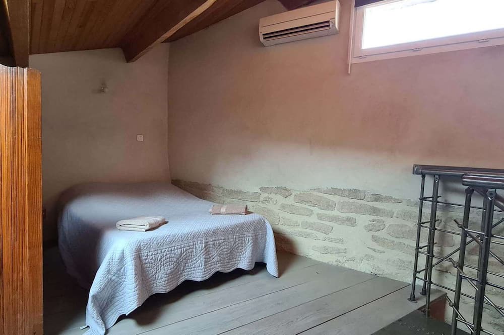 Photo of Bedroom in Chateauneuf-du-Pape