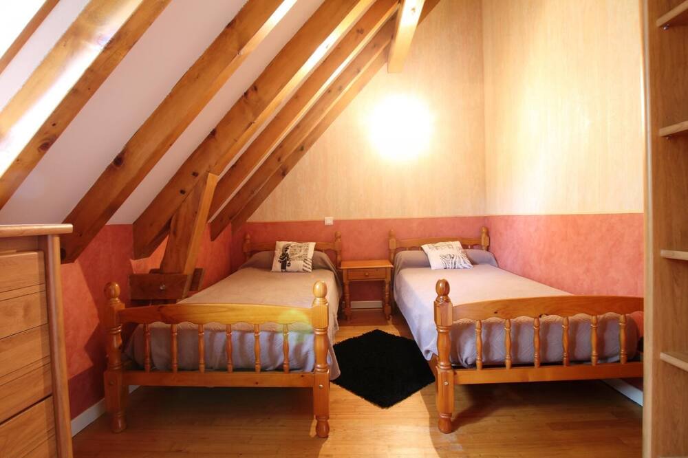 Photo of Bedroom in Lay-Lamidou