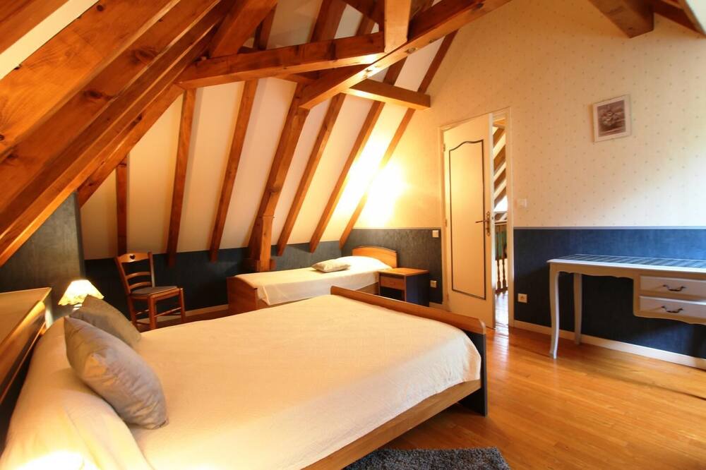 Photo of Bedroom in Lay-Lamidou