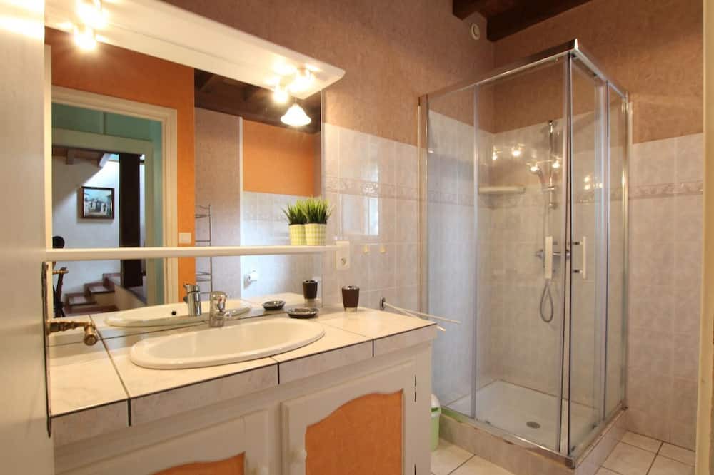 Photo of Bathroom in Lay-Lamidou