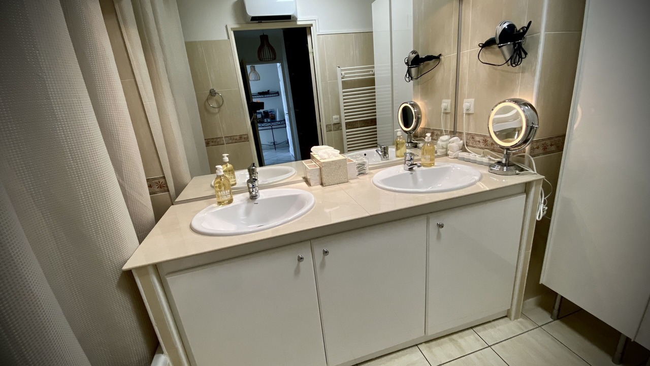Photo of Bathroom in Cauderan
