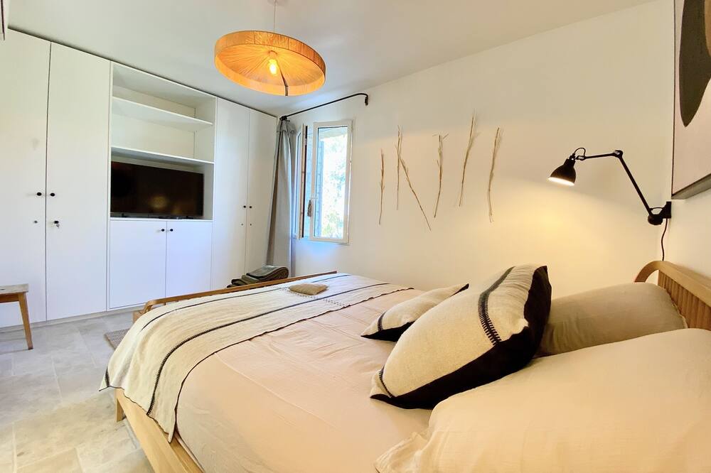 Photo of Bedroom in Murs