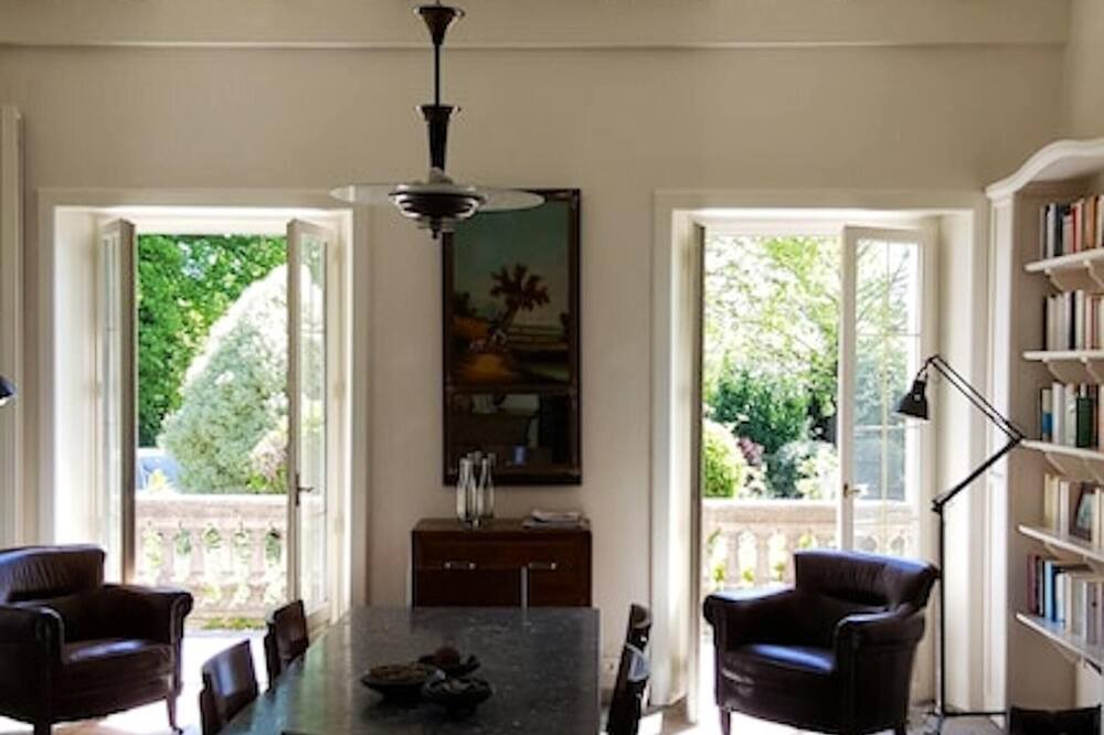 Photo of Livingroom in Bournos