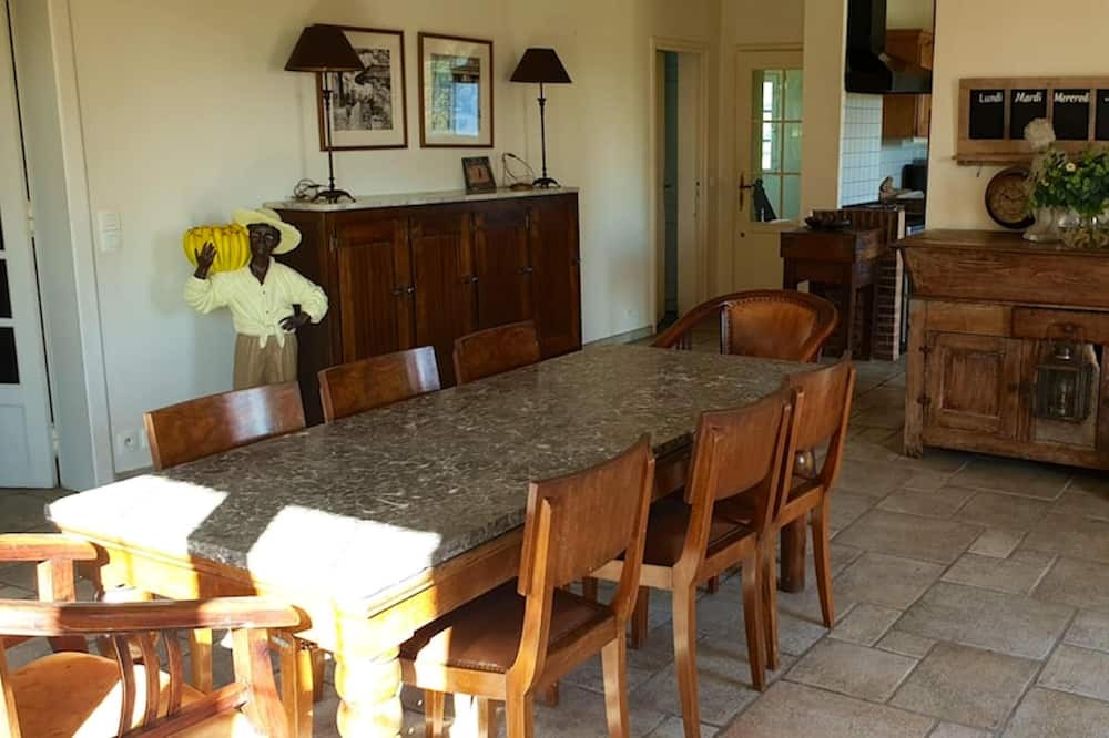 Photo of Livingroom in Bournos