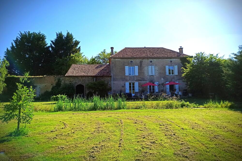 Photo of Outdoor in Moussac