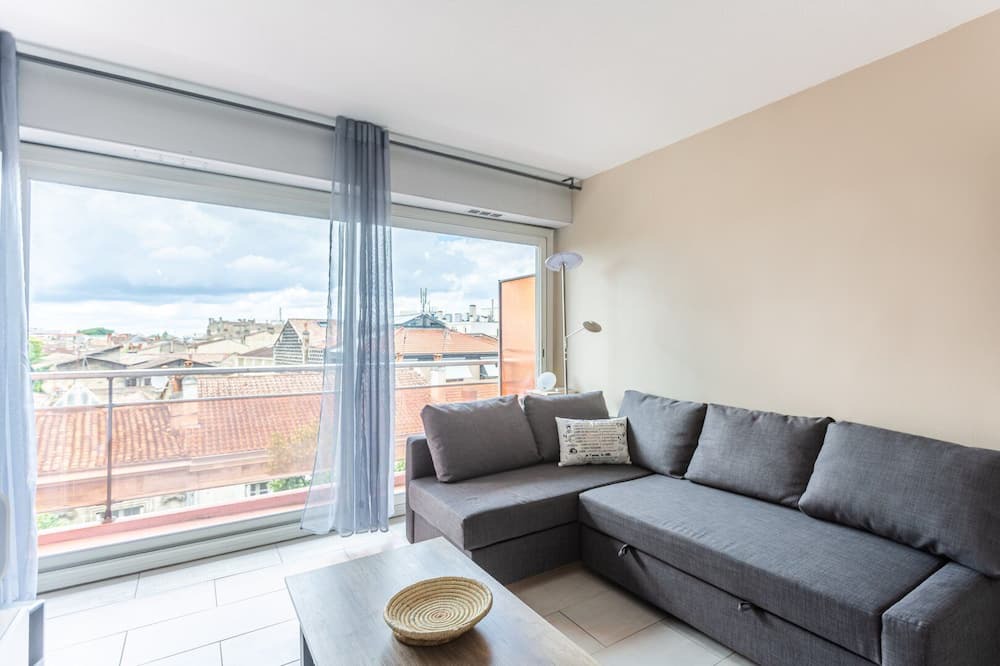 Photo of Livingroom in Nansouty-Saint-Genes