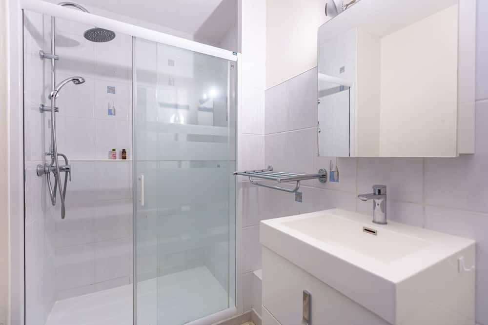 Photo of Bathroom in Nansouty-Saint-Genes