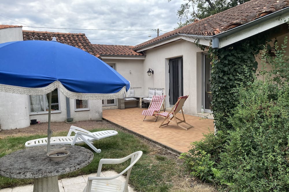 Photo of Patio Balcony in Saulge