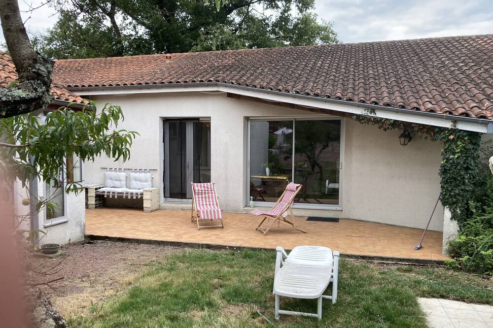Photo of Patio Balcony in Saulge