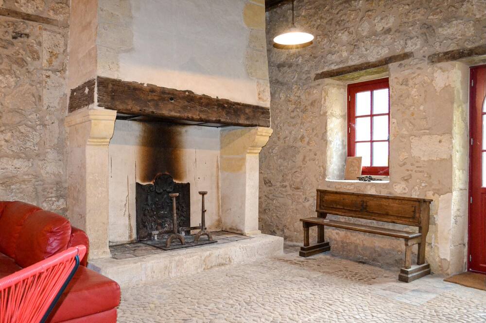 Photo of Bedroom in Eglise-Neuve-d'Issac