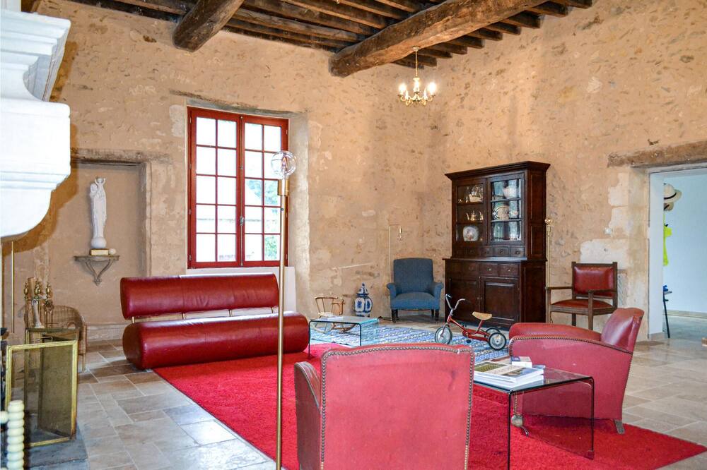 Photo of Bedroom in Eglise-Neuve-d'Issac