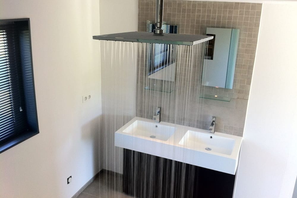 Photo of Bathroom in Capdrot