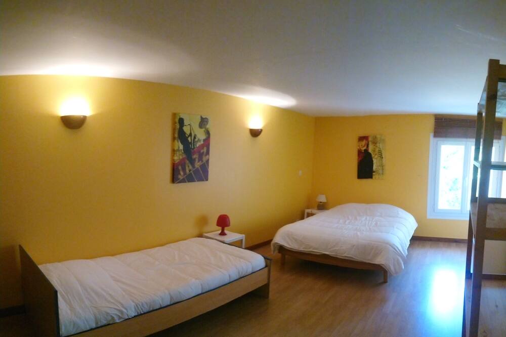Photo of Bedroom in Saint Nazaire sur Charente