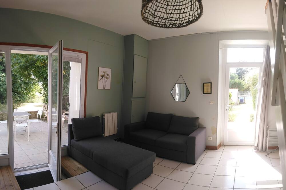 Photo of Livingroom in Saint Nazaire sur Charente