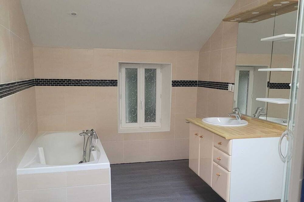 Photo of Bathroom in Marcillac
